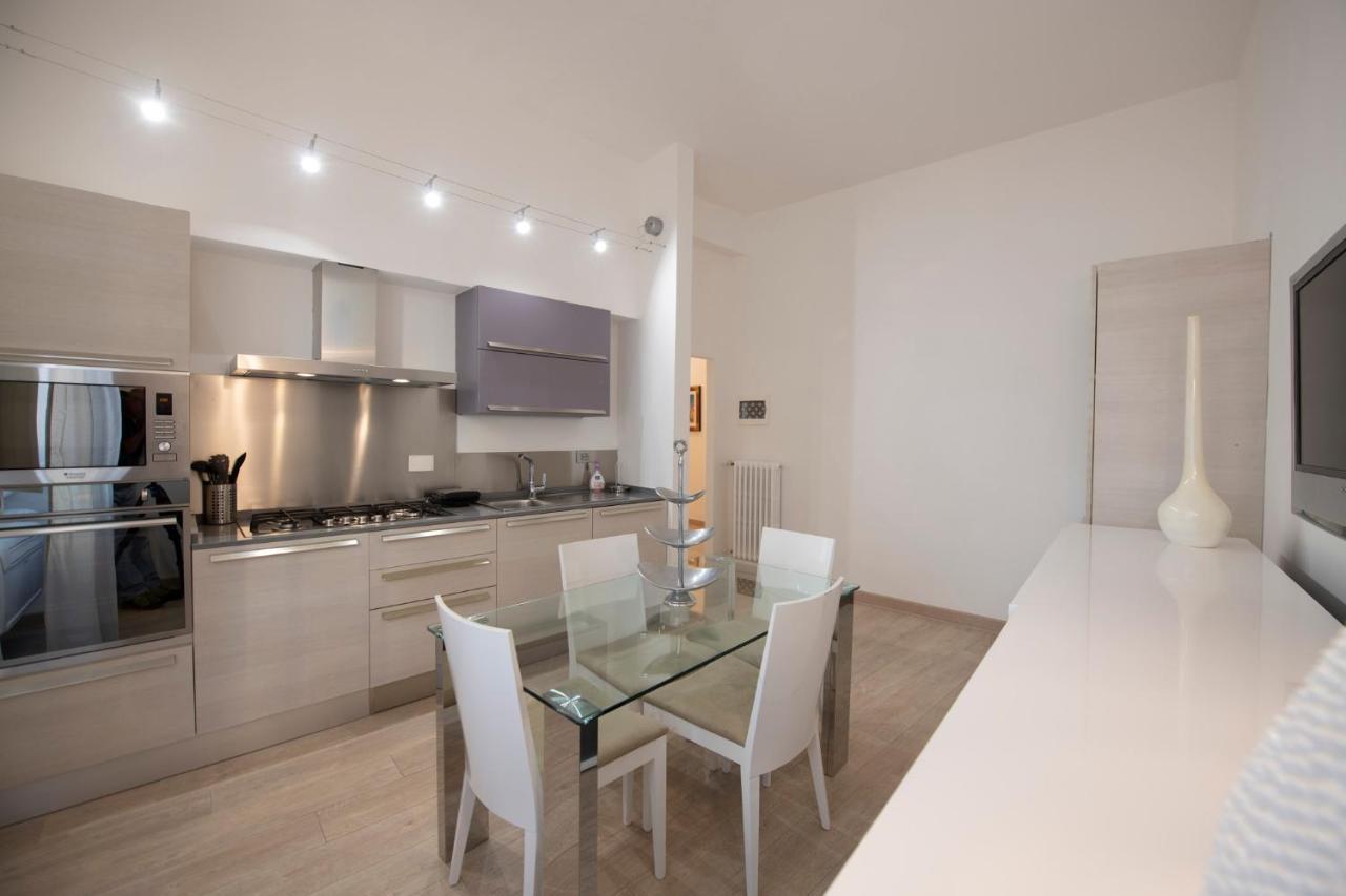 Mamo Florence - Amalia Piazza Signoria Apartment Luaran gambar